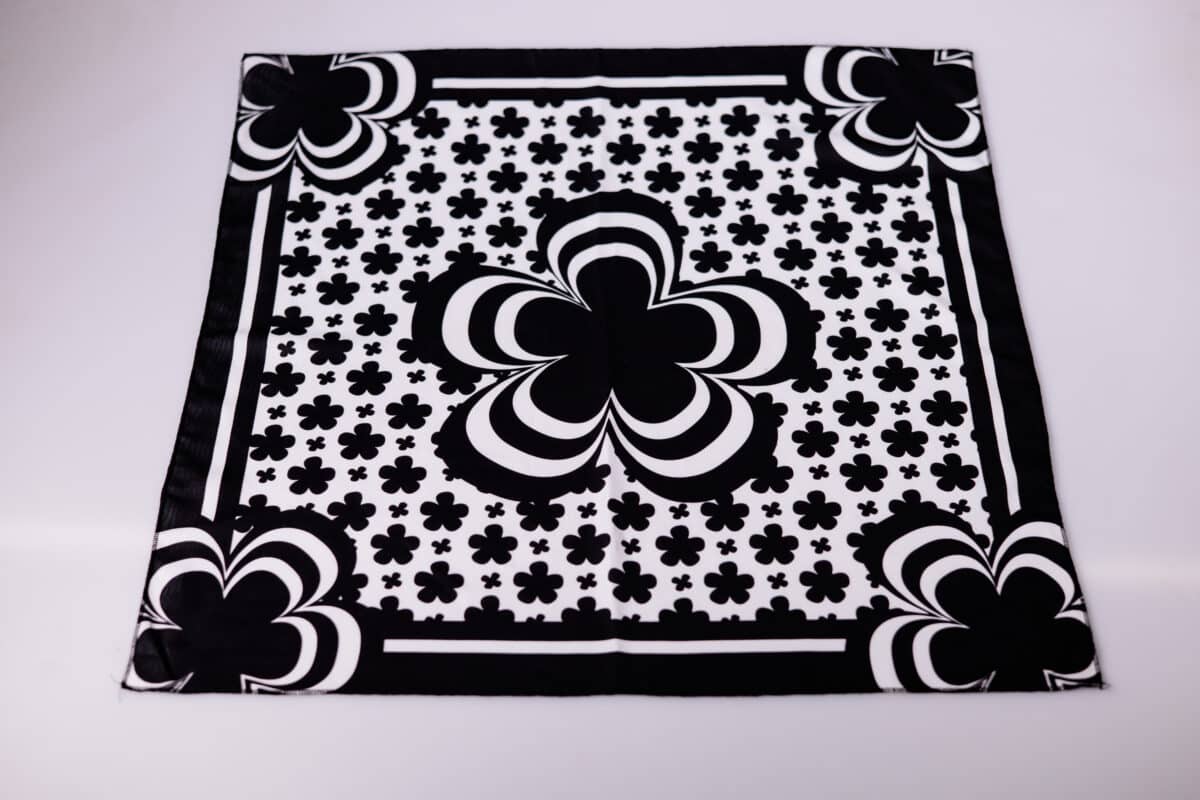 Black & white Bloom μαντίλα