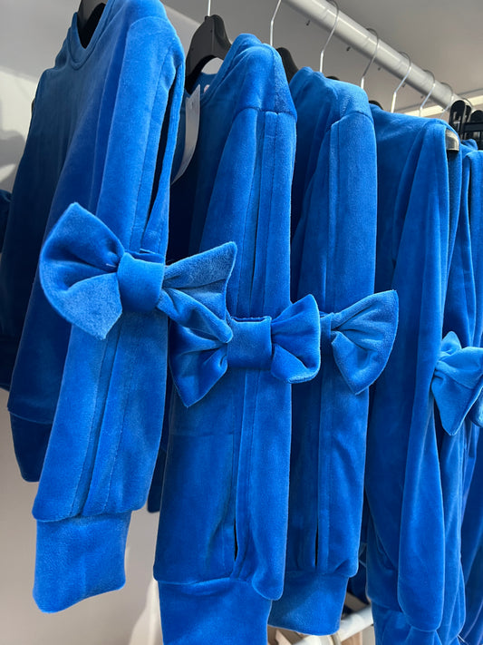 Βελούδινο σετ με φιόγο 2-12Υ